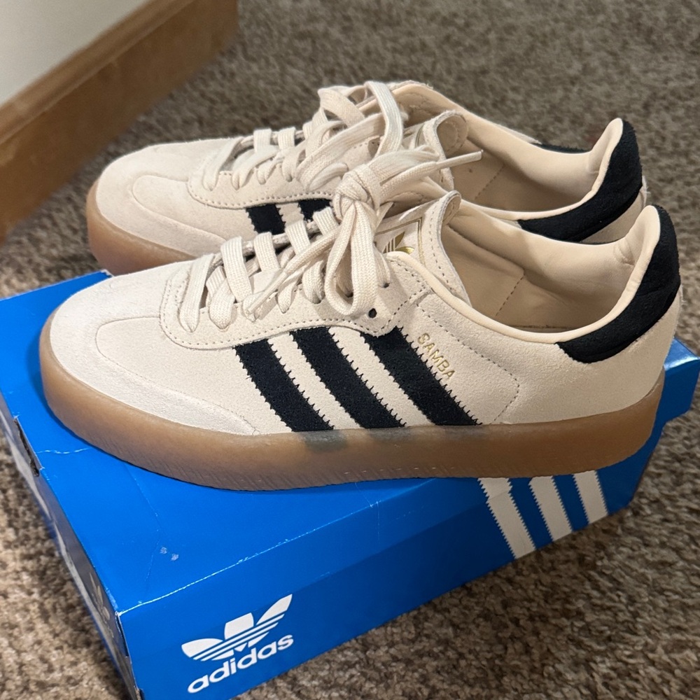 Adidas women’s 6 Beige and Black Sambae (worn once!)